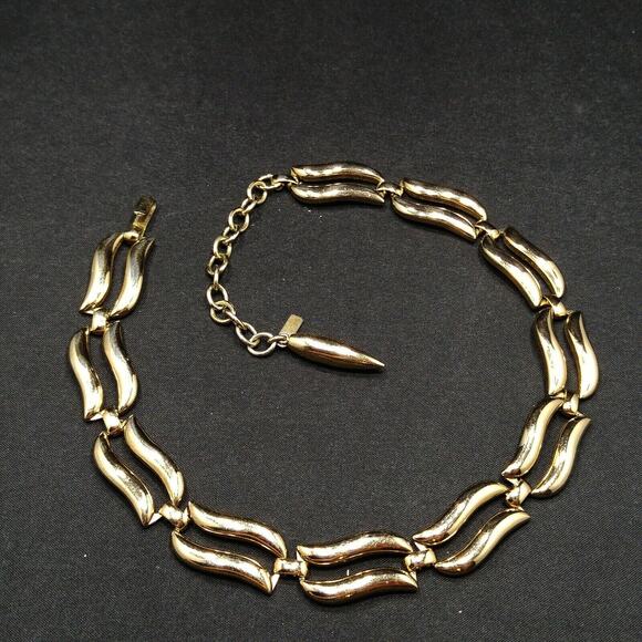 Vintage Monet Medley Necklace Book Piece, Gold Plated Choker 1950s Jewelry 14.5" - Picture 5 of 10